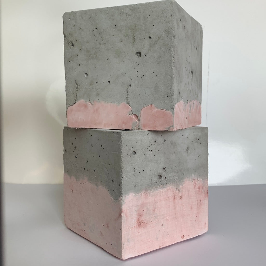 Vaso in cemento serie Carlotta  grigio e rosa