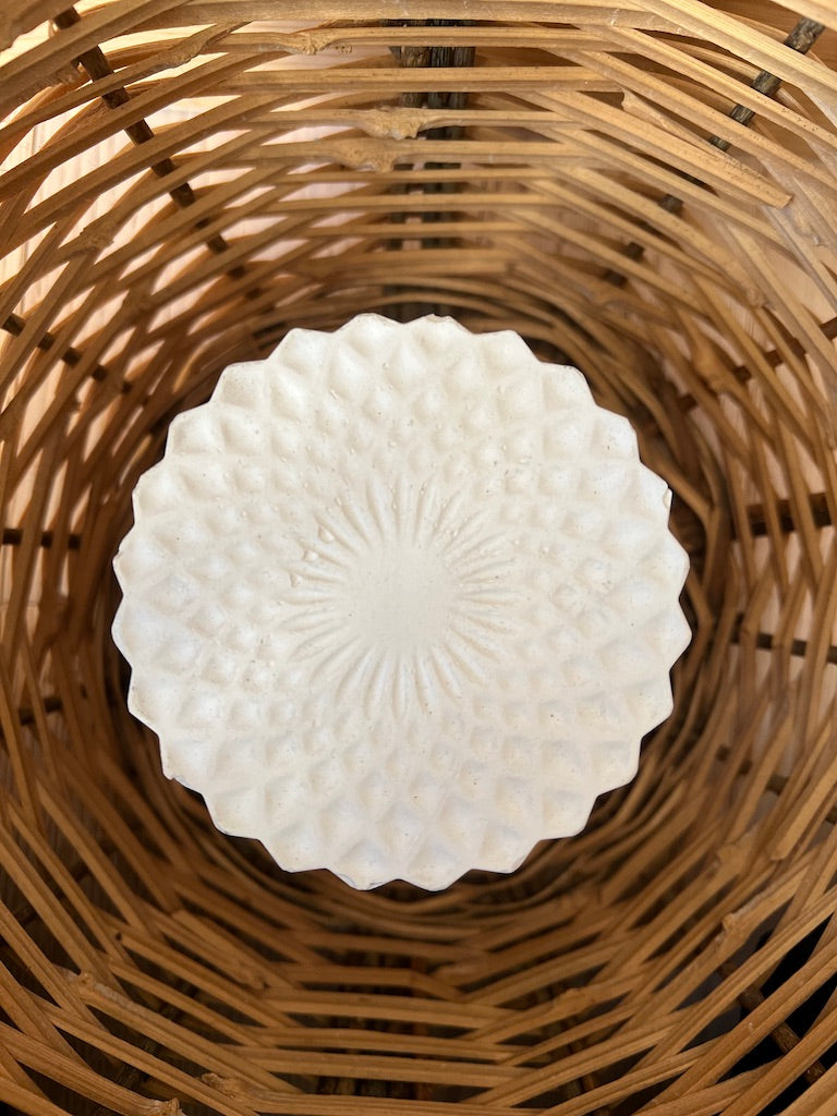 Pandora contenitore con coperchio in cemento bianco