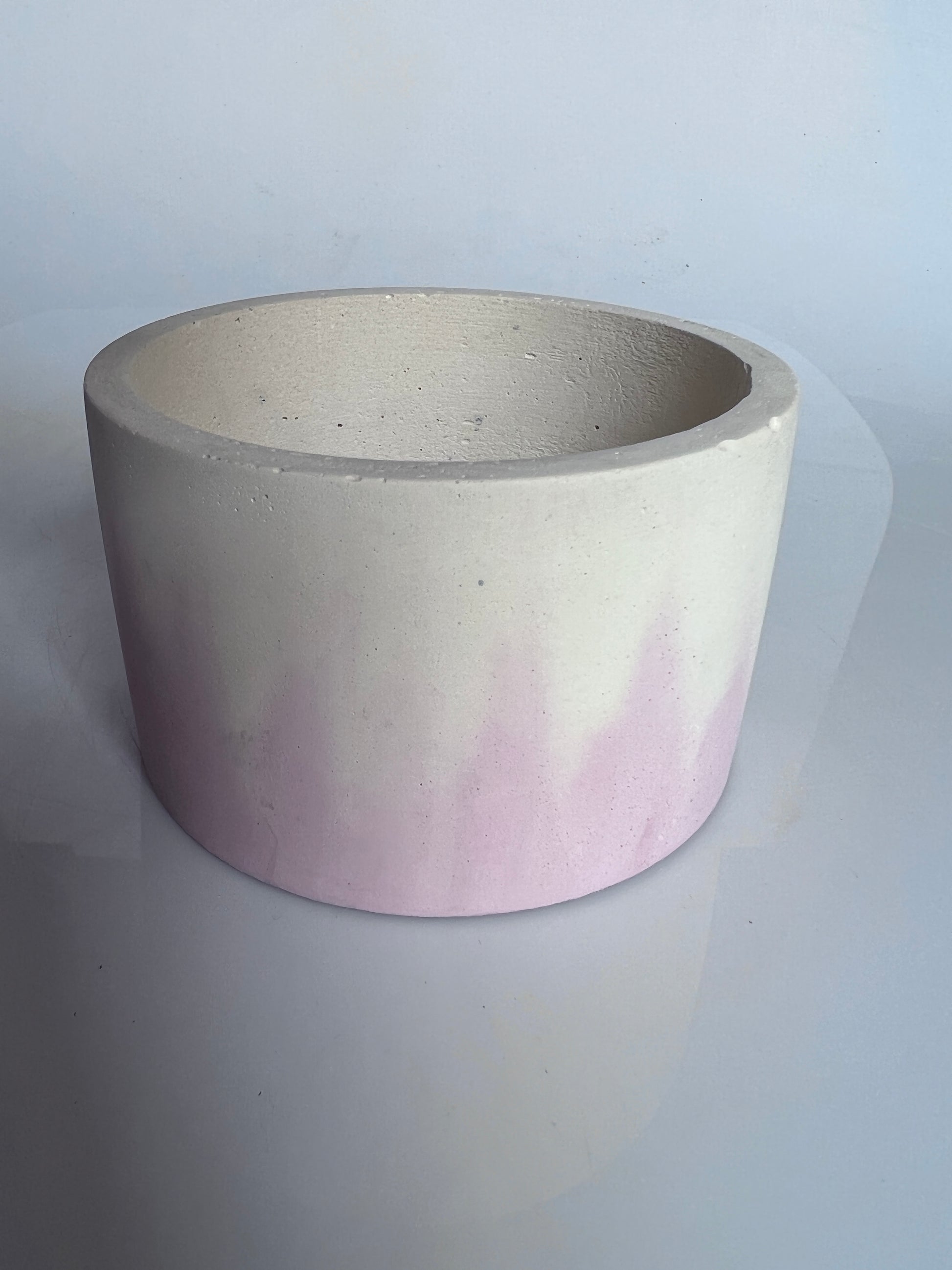 vaso in cemento Giuditta rosa e giallo