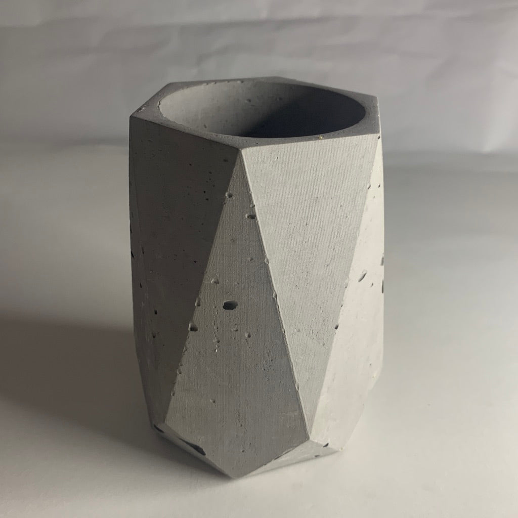 Vaso in cemento serie Olivia grigio