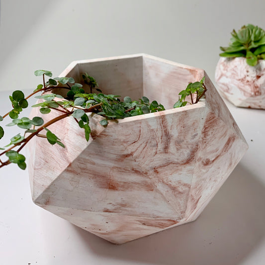 Vaso in cemento serie Giunone marmorizzato rosa 