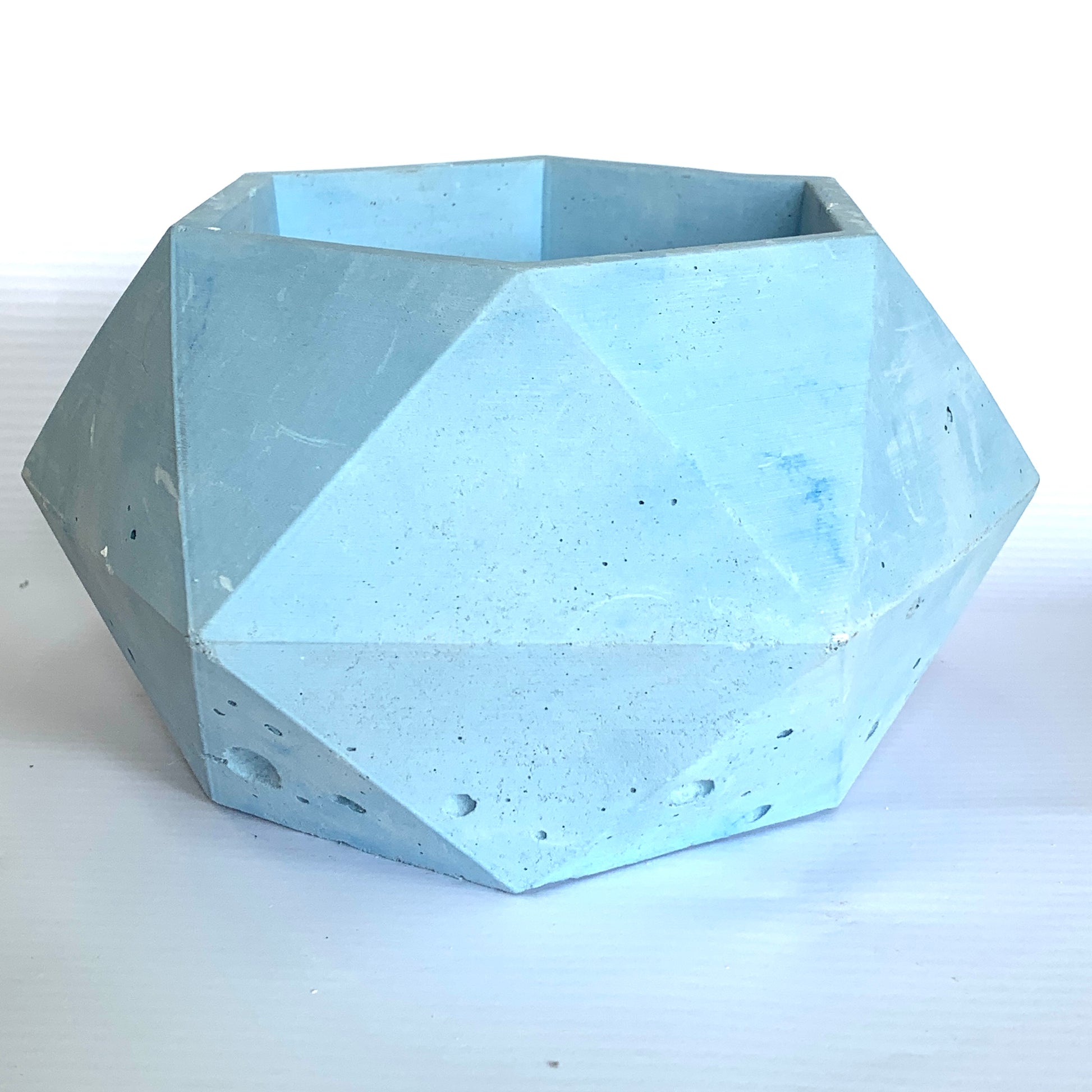 Vaso in cemento serie Giunone azzurro