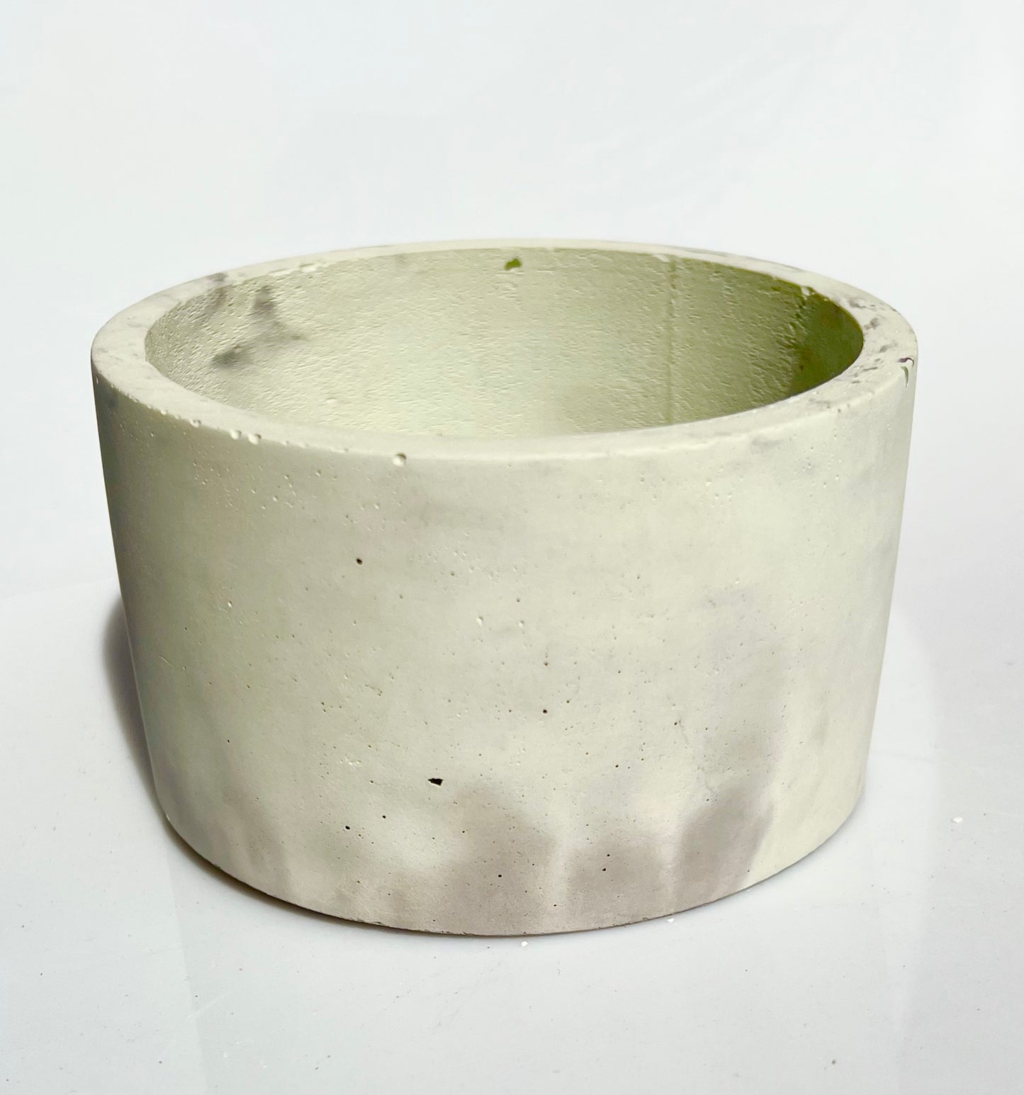 vaso in cemento Giuditta verde e grigio