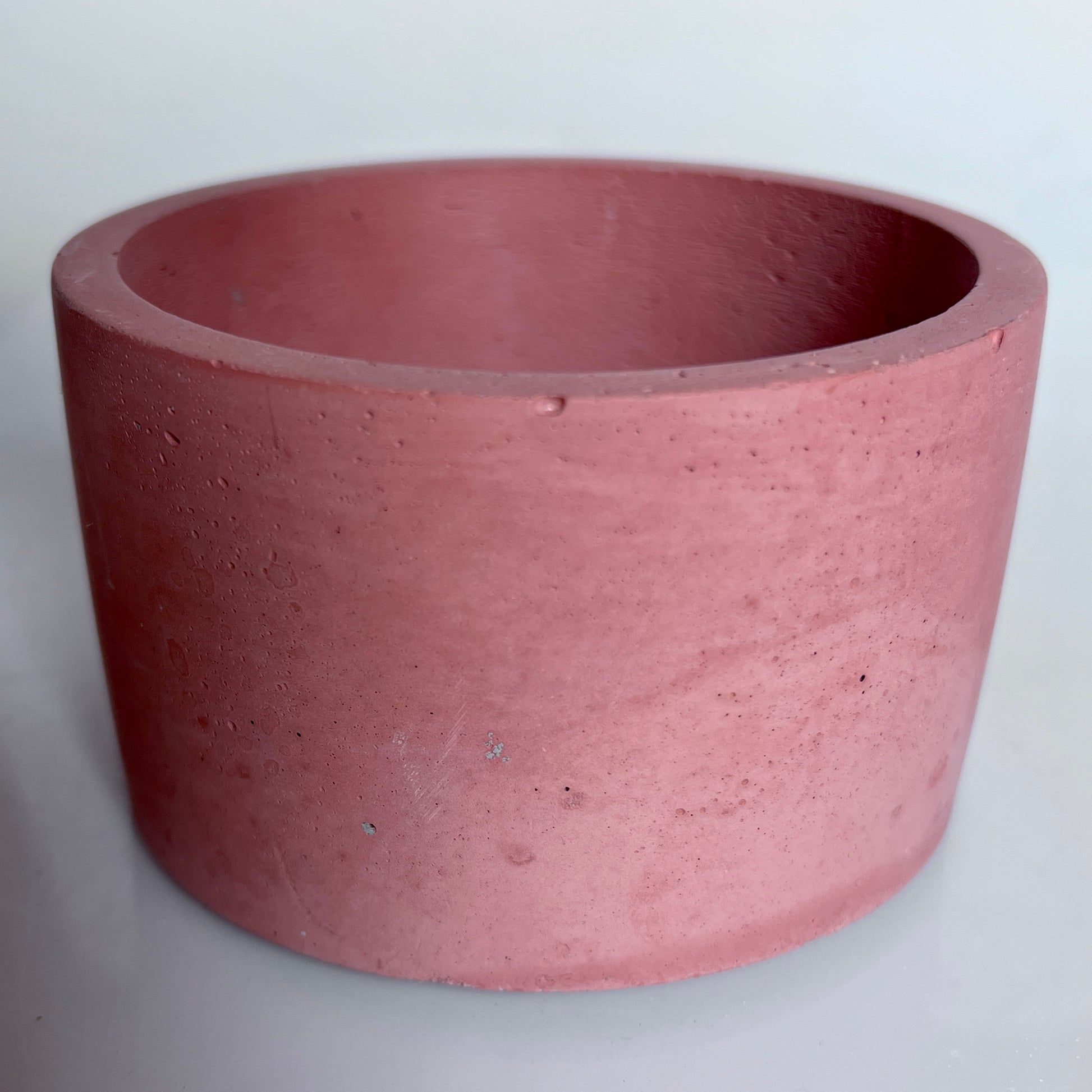vaso in cemento Giuditta rosso 