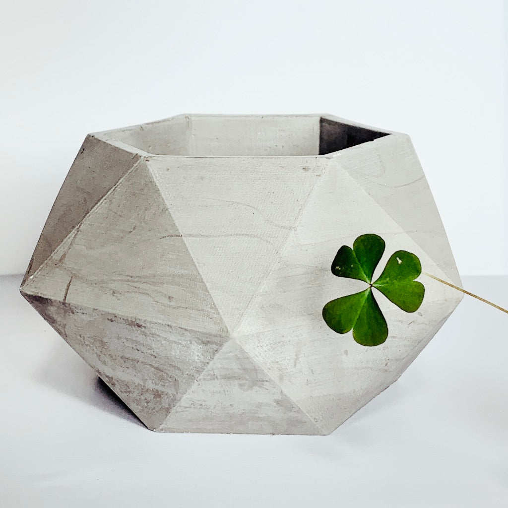 Vaso in cemento serie Giunone grigio